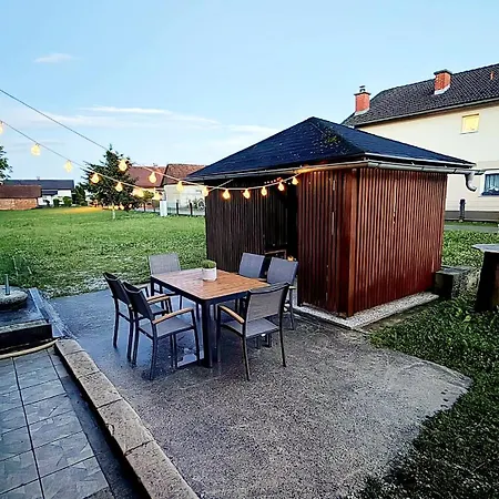 Vikendica Casa Dijana - A Quiet House With A Garden Near The *